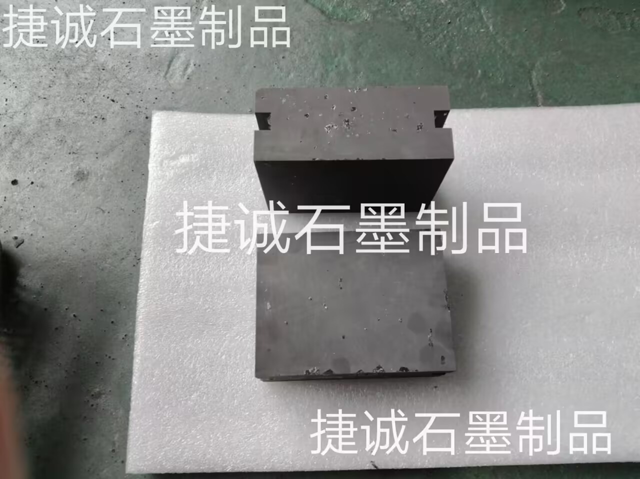 鋁箔軟連接石墨電極，耐用銅箔軟連接石墨電極，銅箔覆鎳焊接石墨塊，軟連接石墨塊，新能源電池連接片焊接模具，銅軟連接焊機(jī)石墨電極塊
