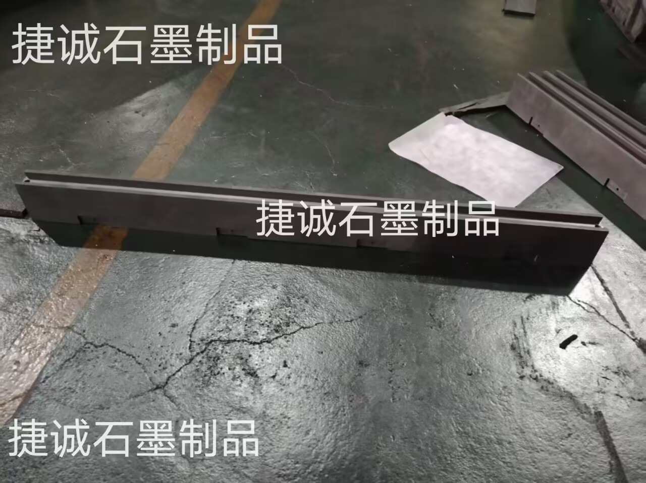 真空爐石墨橫梁，真空爐石墨件，真空爐石墨配件，真空爐石墨件，真空爐石墨件石墨橫梁，真空爐石墨配件石墨橫梁，真空爐石墨件加工，真空爐石墨件生產(chǎn)廠家
